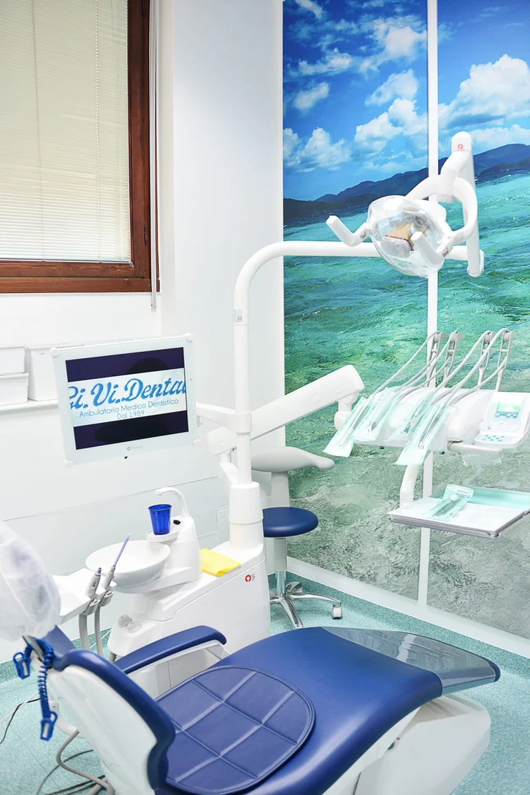 Ambulatorio dello studio dentistico Gi.Vi.Dental di Monza con riunito odontoiatrico